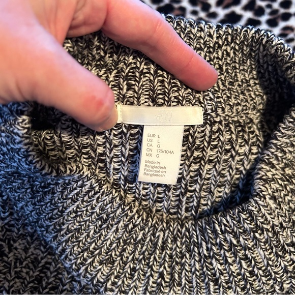H&M Cozy Warm Sweater | Black & White | Size Large - Picture 3 of 7